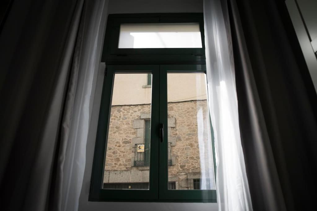 Apartamento En Centro Historico Con Patio Romano San Lorenzo de El Escorial Luaran gambar