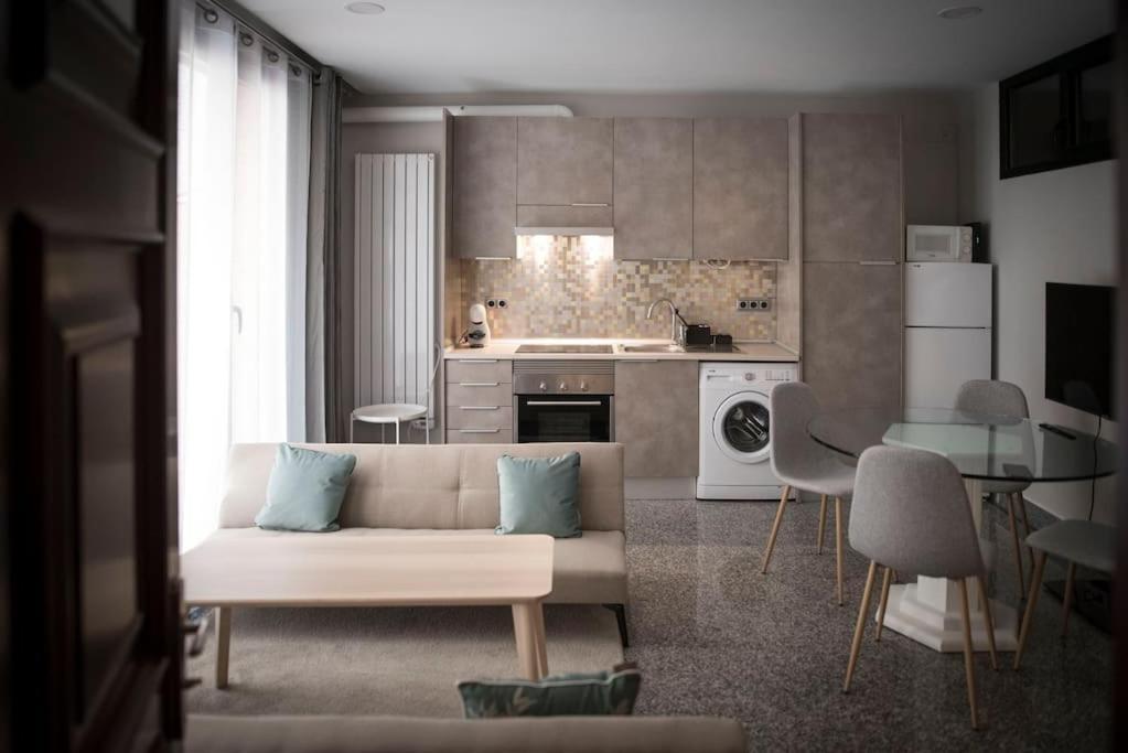 Apartamento En Centro Historico Con Patio Romano San Lorenzo de El Escorial Luaran gambar